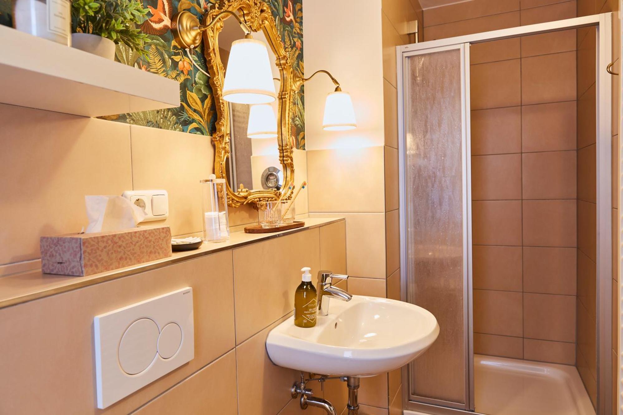 R B Apartment Am Airport Hamburg - 1-4 Personen - Kueche - Smart Tv - Waschmaschine - Perfekt Fuer Geschaeftsreisende Oder Familien Екстериор снимка